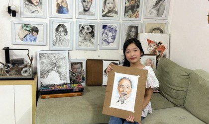 Học sinh Lê Phạm Yến Trang – Lớp 7A3 Trường THCS Việt Nam – Angieri tỏa sáng với tài năng hội họa truyền thần