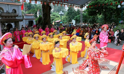 Về chùa Thánh Chúa dự hội, tưởng nhớ công đức Nguyên phi Ỷ Lan