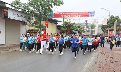 Xuân Mai: hưởng ứng Ngày chạy Olympic vì sức khỏe toàn dân, phát động Giải chạy Báo Hànộimới mở rộng lần thứ 51 - Vì hòa bình