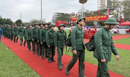 KHÍ THẾ MỚI CỦA TUỔI TRẺ VĨNH HƯNG TẠI LỄ GIAO NHẬN QUÂN CÙNG 4.721 THANH NIÊN THỦ ĐÔ 