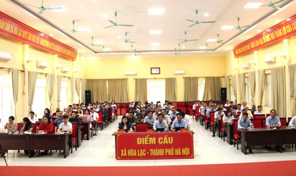 Hơn 200 đại biểu xã Hòa Lạc dự hội nghị trực tuyến quán triệt Nghị quyết số 02 của Bộ Chính trị
