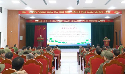 CÔNG AN XÃ THƯ LÂM TỔ CHỨC LỄ KHAI GIẢNG LỚP TẬP HUẤN KỸ NĂNG BẢO ĐẢM TTATGT ĐỐI VỚI LỰC LƯỢNG THAM GIA BẢO VỆ AN NINH, TRẬT TỰ Ở CƠ SỞ