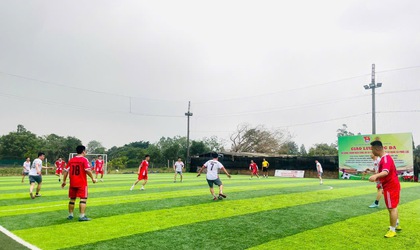 Giao lưu bóng đá chào mừng 95 năm Ngày thành lập Đoàn TNCS Hồ Chí Minh tại xã Phúc Lộc