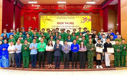 Thạch Thất: Gặp mặt và tuyên dương thanh niên lên đường nhập ngũ năm 2026