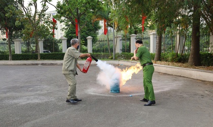 Phường Yên Sở tổ chức hội nghị tuyên truyền, tập huấn nghiệp vụ về PCCC&CNCH cho lực lượng bảo vệ an ninh trật tự tại cơ sở và lực lượng thuộc BCH Quân sự trên địa bàn phường Yên Sở năm 2026