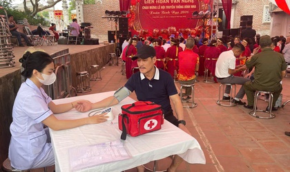 Trạm Y tế phường Long Biên chủ động triển khai công tác đảm bảo y tế, an toàn thực phẩm và phòng chống dịch bệnh tại các lễ hội truyền thống trên địa bàn phường