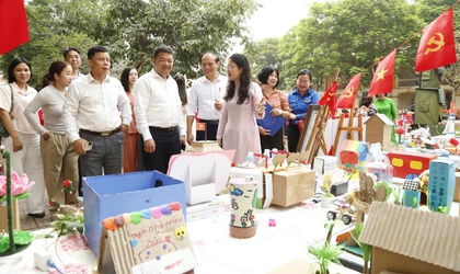 Ngày hội STEM và Công nghệ chủ đề “Công nghệ dẫn lối – kiến tạo tương lai” trường Tiểu học Vạn Phúc