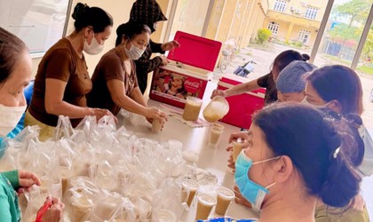 CÂU LẠC BỘ THIỆN NGUYỆN LÀNG THƯ TRAI – LAN TOẢ NHỮNG NGHĨA CỬ CAO ĐẸP TRONG CỘNG ĐỒNG