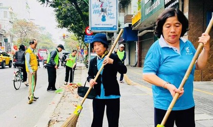 Phường Hai Bà Trưng làm đẹp đường phố mừng ngày bầu cử