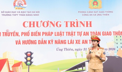 Tăng cường kiến thức pháp luật và kỹ năng 
tham gia giao thông an toàn cho học sinh