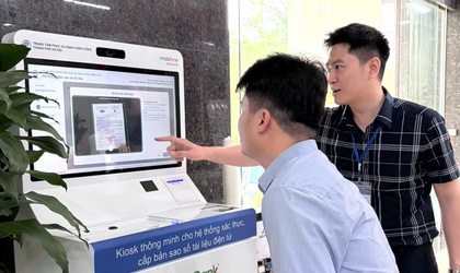 THÍ ĐIỂM TRẠM SỐ HÓA TẠI CHI NHÁNH SỐ 12: BƯỚC TIẾN MỚI TRONG CẢI CÁCH THỦ TỤC HÀNH CHÍNH