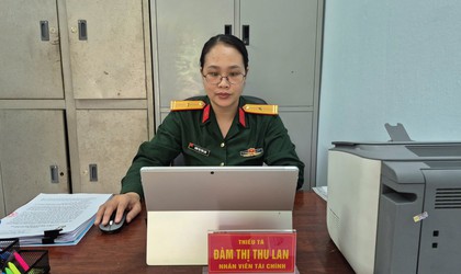 Tấm gương vượt khó, tận tụy trong công tác của nữ quân nhân xã Bát Tràng