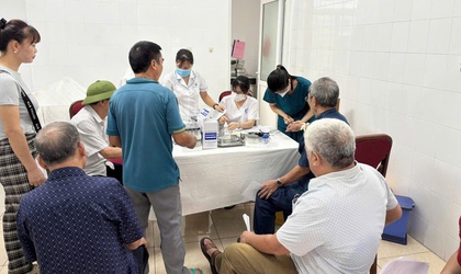 Phường Thượng Cát tổ chức khám sức khỏe miễn phí