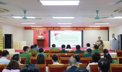 Tập huấn công tác PCCC, CNCH cho đội ngũ cán bộ công chức, người lao động phường Dương Nội