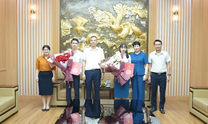 Đảng uỷ xã An Khánh công bố, trao Quyết định về công tác cán bộ