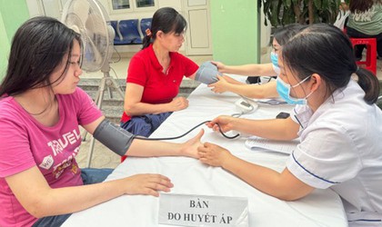 Phường Thanh Xuân tổ chức hoạt động chăm sóc sức khỏe cho người khuyết tật, người yếu thế trên địa bàn phường