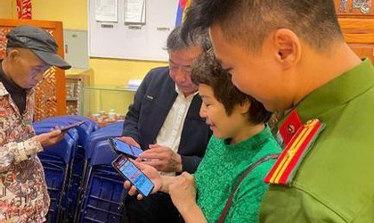 Công an phường Hoàn Kiếm triển khai mô hình “Ba nhất”, nâng cao hiệu quả Đề án 06 và chất lượng phục vụ Nhân dân