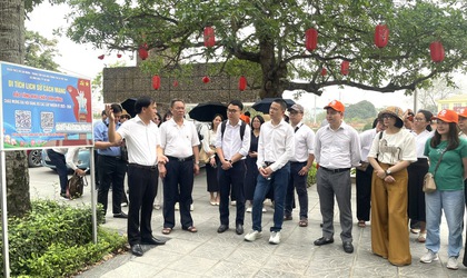 LỚP TRUNG CẤP LÝ LUẬN CHÍNH TRỊ K36B-25 (TW3)  THAM QUAN THỰC TẾ TẠI XÃ ỨNG HÒA.