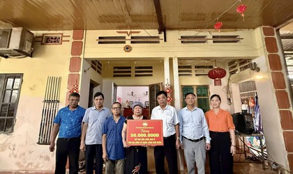 ỦY BAN MTTQ VIỆT NAM XÃ TRUNG GIÃ LAN TỎA TINH THẦN NHÂN ÁI, HỖ TRỢ 475 TRIỆU ĐỒNG XÂY MỚI, SỬA CHỮA NHÀ Ở CHO 12 HỘ KHÓ KHĂN TRÊN  ĐỊA BÀN XÃ