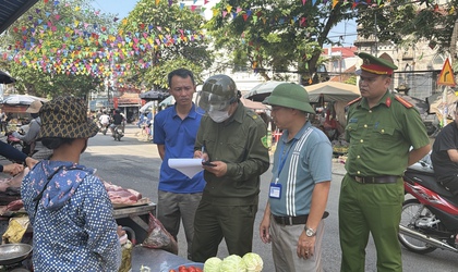 Xã Trần Phú ra quân giai đoạn 1 tuyên truyền, ký cam kết bảo đảm trật tự đô thị, an toàn giao thông