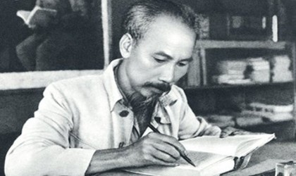 Chủ tịch Hồ Chí Minh - Người Lãnh tụ vĩ đại trọn đời hy sinh cho đất nước và hạnh phúc của nhân dân