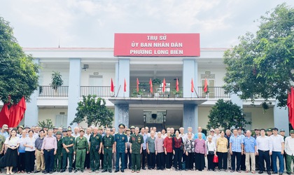 Phường Long Biên tổ chức gặp mặt, đưa đoàn người có công và thân nhân liệt sĩ đi điều dưỡng đợt 1/2026 tại Trung tâm nuôi dưỡng và điều dưỡng người có công số 3 Hà Nội