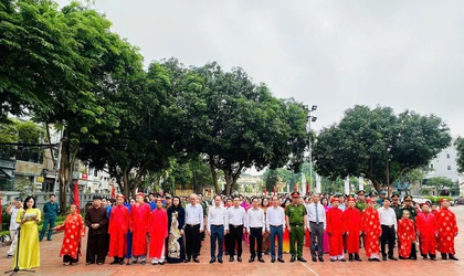 Phường Việt Hưng tổ chức Lễ dâng hương Chủ tịch Hồ Chí Minh nhân kỷ niệm 136 năm Ngày sinh của Người