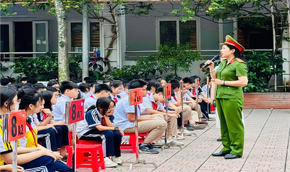 TUYÊN TRUYỀN PHÁP LUẬT VỀ BÌNH ĐẲNG GIỚI VÀ PHÒNG CHỐNG BẠO LỰC HỌC ĐƯỜNG TẠI TRƯỜNG THCS THỊNH LIỆT