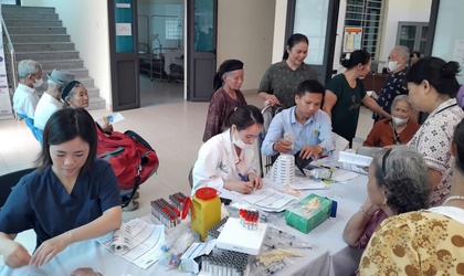 Trạm Y tế phường Chương Mỹ tổ chức tư vấn, khám sức khỏe cho người cao tuổi năm 2026