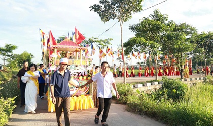 Trang nghiêm Đại lễ Phật đản Phật lịch 2570 tại chùa Linh Ứng
