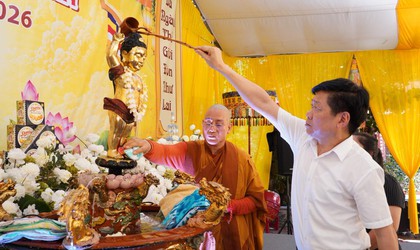 Lãnh đạo xã Quang Minh thăm, chúc mừng Đại lễ Phật đản Phật lịch 2570