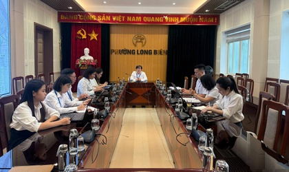 Làm việc với bộ phận Tổng hợp - Văn phòng HĐND & UBND phường Long Biên