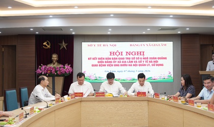Sở Y tế Hà Nội và Đảng ủy xã Gia Lâm ký kết biên bản bàn giao trụ sở số 6 Ngô Xuân Quảng
