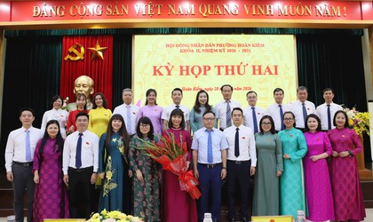Bà Trương Thị Thanh Nhàn được bầu giữ chức Chủ tịch HĐND phường Hoàn Kiếm khoá II