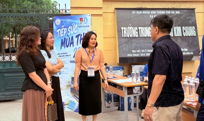 Đồng Thị Nga - UVBTV, Phó Chủ tịch UBND xã kiểm tra các điểm thi THPT trên địa bàn ngay đầu giờ sáng môn thi đầu tiên