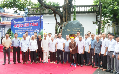 Huyện Ứng Hòa gắn biển công trình kỷ niệm 70 năm Ngày giải phóng huyện và chiến thắng Khu Cháy