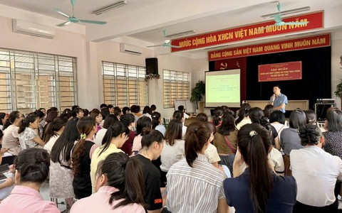 Trạm Y tế phường Dương Nội tập huấn kiến thức an toàn thực phẩm cho các cơ sở giáo dục trên địa bàn phường