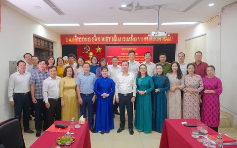 PHƯỜNG LÁNG TỔ CHỨC GẶP MẶT KỶ NIỆM CÁC NGÀY TRUYỀN THỐNG NGÀNH XÂY DỰNG ĐẢNG, DÂN VẬN, KIỂM TRA VÀ VĂN PHÒNG CẤP ỦY