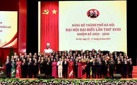 Đồng chí Chu Hồng Minh - Bí thư Đảng ủy phường Hai Bà Trưng tái cử  uỷ viên Ban chấp hành Đảng bộ Thành phố Hà Nội khóa XVII.