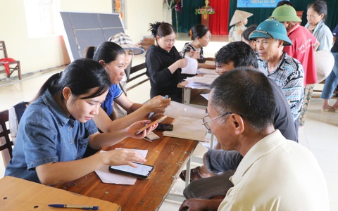 UBND xã Trần Phú: tăng cường thu thập dữ liệu đất đai, hướng dẫn cài đặt etax mobile và nộp thuế đất phi nông nghiệp bằng phương thức điện tử