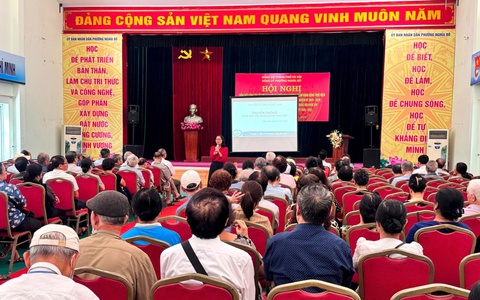 Phường Nghĩa Đô tổ chức truyền thông chăm sóc sức khỏe người cao tuổi