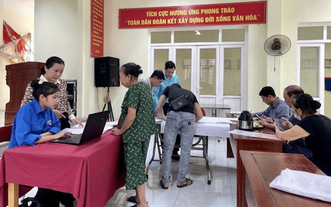 Ghi nhận ngày đầu tiên tiến hành nhập liệu trong Chiến dịch làm giàu, làm sạch cơ sở dữ liệu quốc gia về đất đai trên địa bàn phường Dương Nội