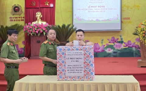 Công an xã Hạ Bằng: Phát động ủng hộ đồng bào khắc phục thiệt hại bão số 10
