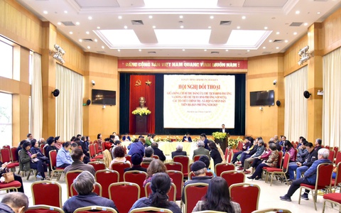 Lắng nghe, đối thoại, trao đổi thẳng thắn, tạo đồng thuận cao trong nhân dân, tăng cường mối quan hệ giữa Đảng, Chính quyền với người dân trên địa bàn phường Hoàn Kiếm