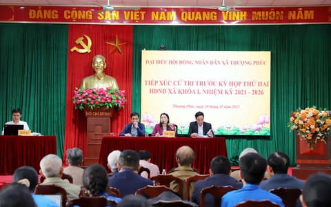 Tổ đại biểu số 5 HĐND xã Thượng Phúc do đồng chí Nguyễn Thị Mai - UVTV, Trưởng Ban xây dựng Đảng làm tổ trưởng tiếp xúc cử tri trước kỳ họp thứ 2 HĐND xã khóa I, nhiệm kỳ 2021 - 2026