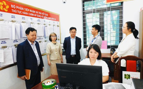 THƯỜNG TRỰC HĐND XÃ TRUNG GIÃ TỔ CHỨC KHẢO SÁT HOẠT ĐỘNG ĐIỂM PHỤC VỤ HÀNH CHÍNH CÔNG