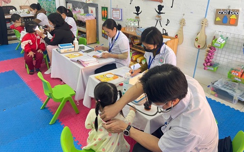 Xã Hồng Sơn đẩy mạnh chăm sóc sức khỏe học đường năm học 2025 - 2026