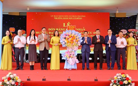 Trường Mầm non Cổ Đông đón Bằng công nhận trường đạt chuẩn Quốc gia mức độ 2