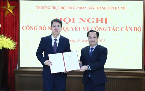 HỘI NGHỊ CÔNG BỐ NGHỊ QUYẾT CỦA HĐND THÀNH PHỐ HÀ NỘI VỀ CÔNG TÁC CÁN BỘ TẠI PHƯỜNG CỬA NAM