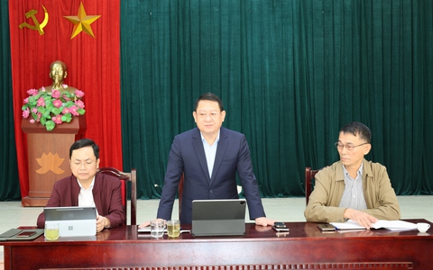 Video: Đồng chí Bí thư Đảng ủy xã Tiến Thắng Hoàng Anh Tuấn làm việc với Chi bộ thôn Bạch Trữ
